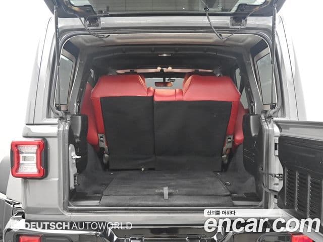 Jeep Wrangler 2020 — Photo 9/20