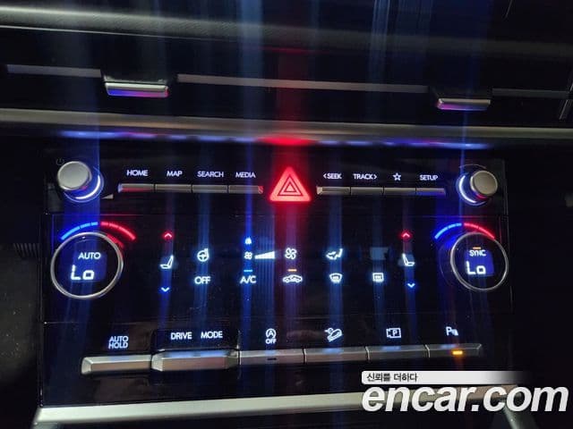 Hyundai Santa Fe 2023 — Şəkil 10/19
