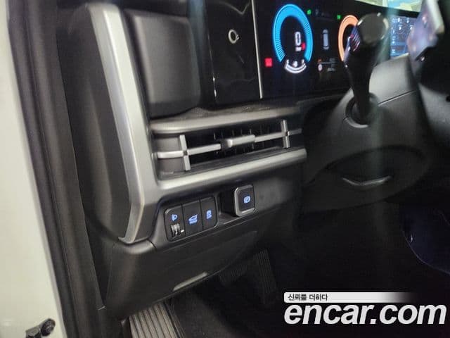 Hyundai Santa Fe 2023 — Şəkil 11/19