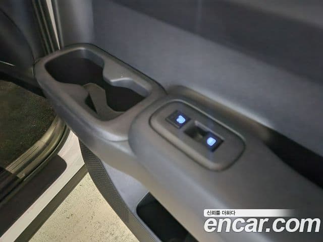 Hyundai Santa Fe 2023 — Şəkil 13/19