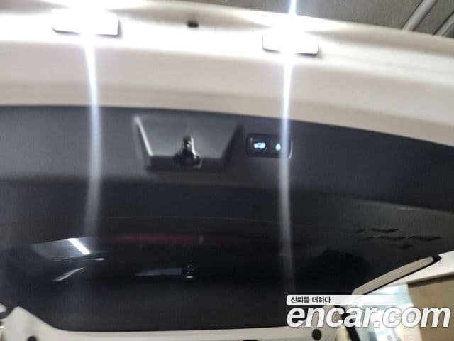 Hyundai Santa Fe 2023 — Şəkil 18/19