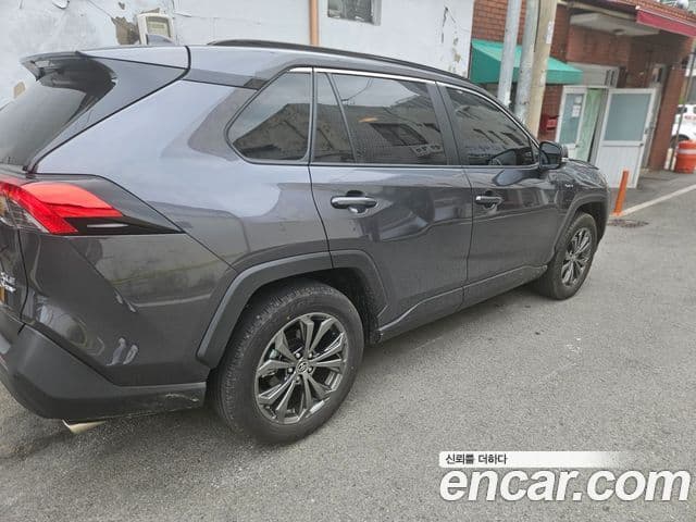 Toyota RAV4 2025 — ფოტო 2/7