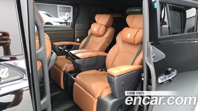 Toyota Alphard 2025 — Şəkil 16/36