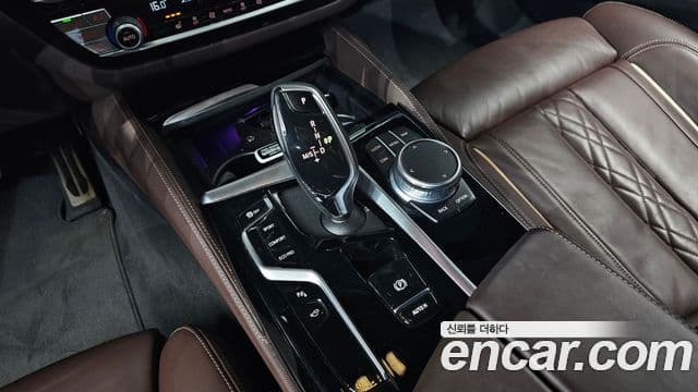 BMW 5 Series 2021 — Фото 9/20