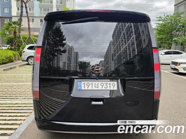 Hyundai Staria 2022 — ფოტო 2/19