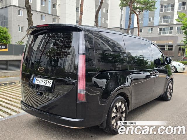 Hyundai Staria 2022 — ფოტო 3/19