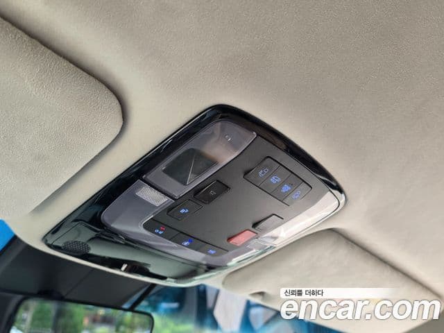 Hyundai Staria 2022 — ფოტო 14/19