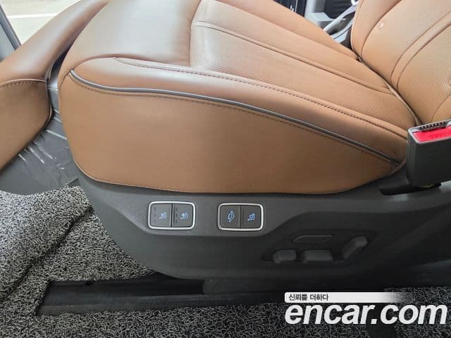Hyundai Staria 2022 — ფოტო 16/19