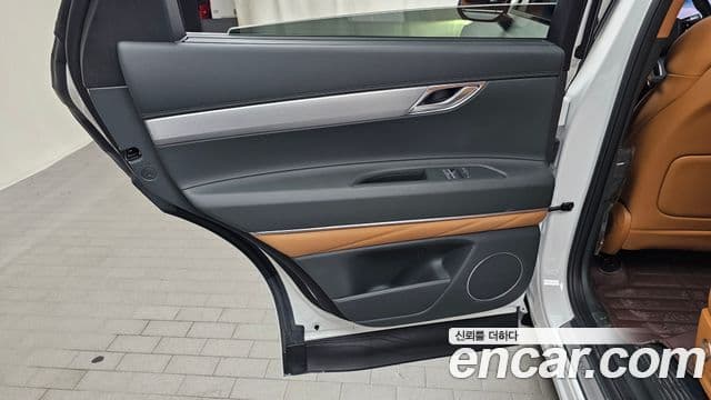 Genesis GV80 2024 — ფოტო 32/33