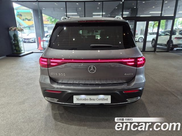Mercedes-Benz EQB 2026 — ფოტო 15/20