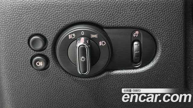Mini Cooper Convertible 2024 — фото 13 из 20