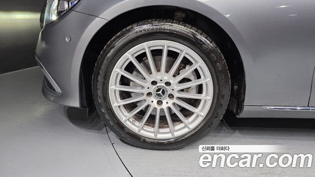 Mercedes-Benz E-Class 2021 — фото 5 из 20