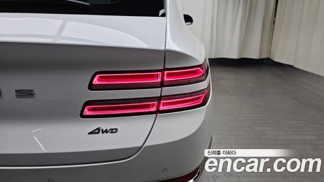 Genesis GV80 2021 — ფოტო 16/32