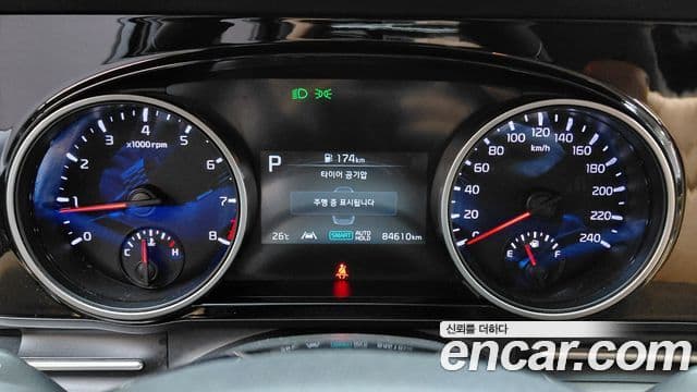 Kia Carnival 2022 — Şəkil 8/20