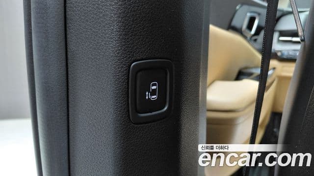 Kia Carnival 2022 — Şəkil 17/20