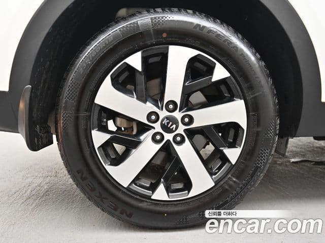 Kia Sorento 2021 — Фото 4/20