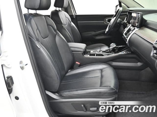 Kia Sorento 2021 — Фото 8/20