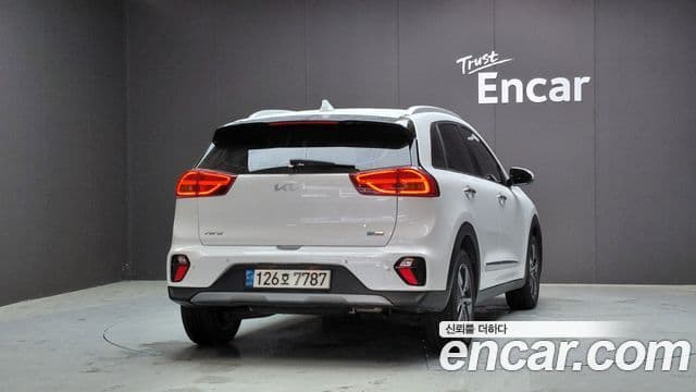 Kia Niro 2021 — ფოტო 4/20