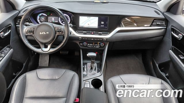 Kia Niro 2021 — ფოტო 7/20