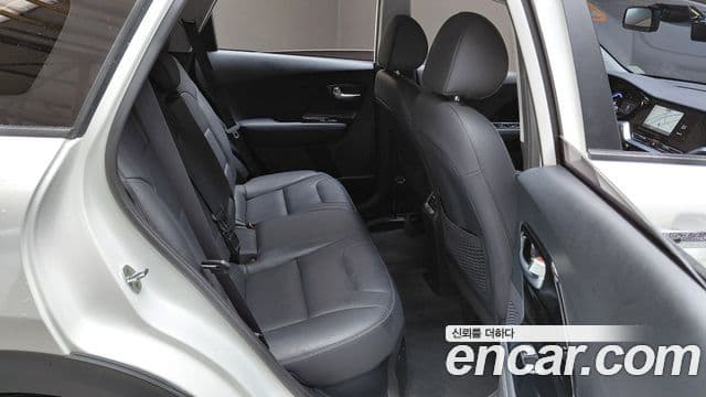Kia Niro 2021 — ფოტო 11/20