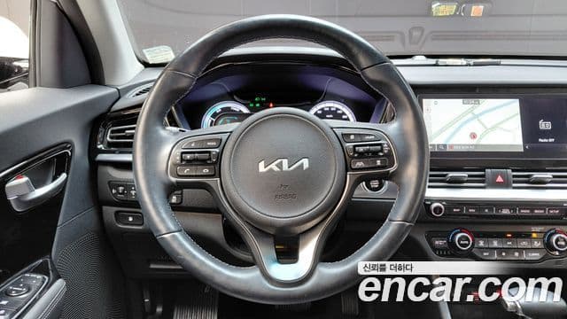Kia Niro 2021 — ფოტო 14/20