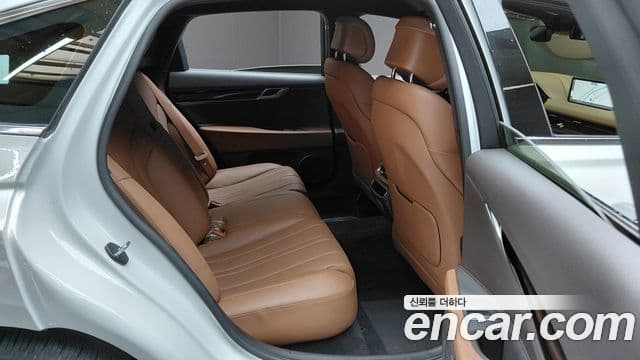 Genesis Electrified G80 2023 — фото 11 из 20