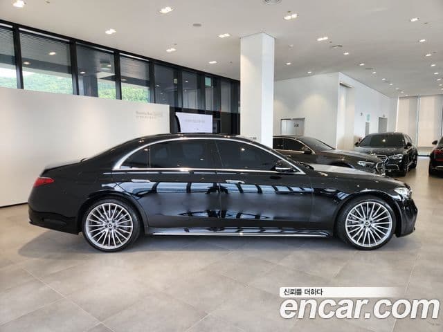 Mercedes-Benz S-Class 2025 — Фото 8/20