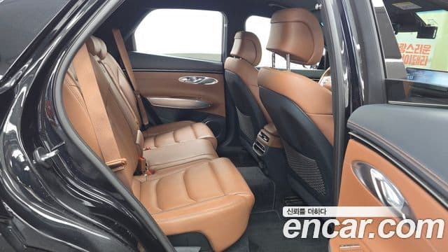 Genesis GV70 2022 — фото 12 из 20