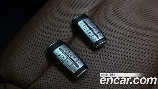 Genesis GV70 2022 — Şəkil 18/20