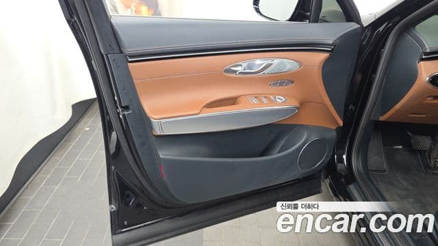 Genesis GV70 2022 — Photo 12/32