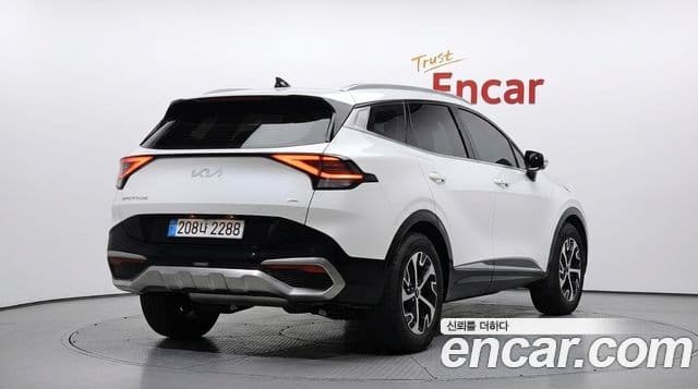 Kia Sportage 2023 — Фото 2/20