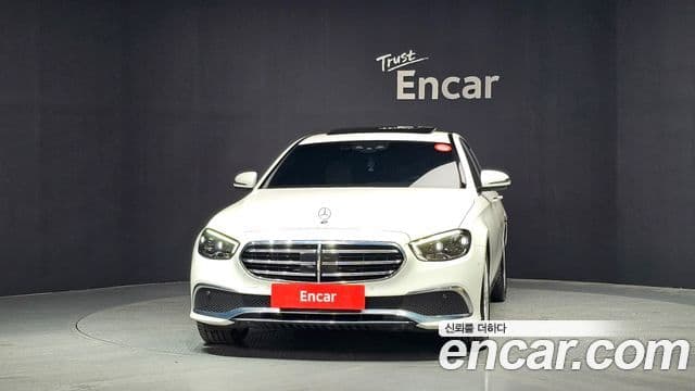 Mercedes-Benz E-Class 2021 — фото 3 из 20