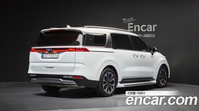 Kia Carnival 2023 — Фото 2/20