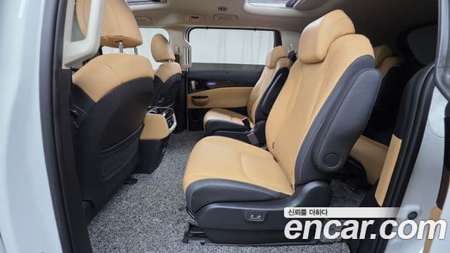 Kia Carnival 2023 — Фото 12/20