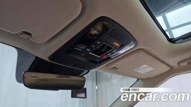 Kia Carnival 2023 — Фото 17/20