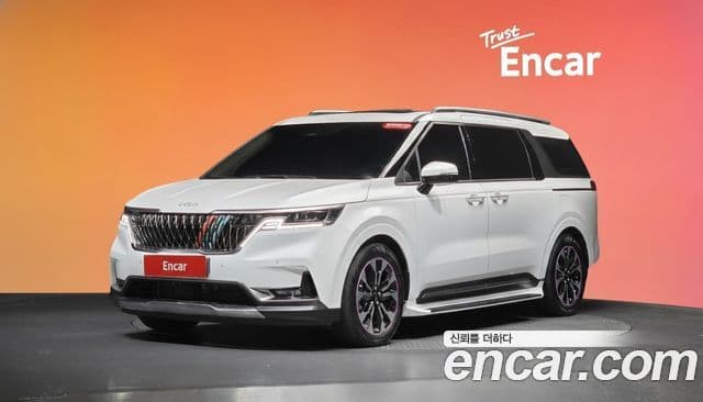 Kia Carnival 2023 — Фото 1/20