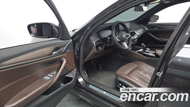 BMW 5 Series 2019 — Şəkil 10/20