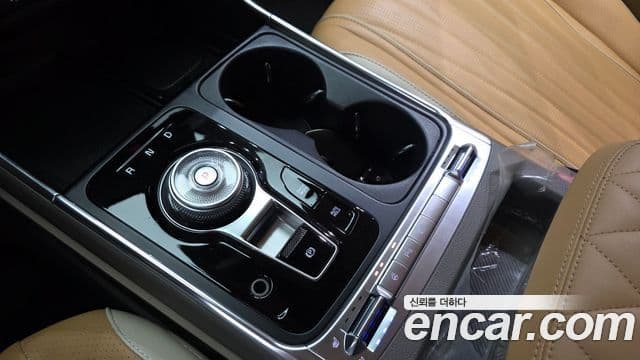 Kia Carnival 2024 — ფოტო 8/20
