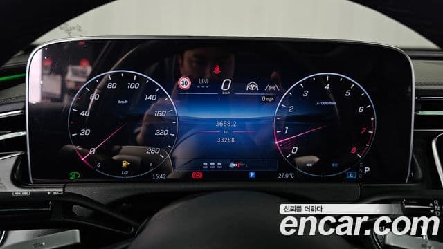Mercedes-Benz E-Class 2024 — Şəkil 8/20