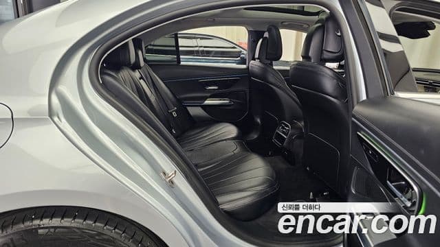Mercedes-Benz E-Class 2024 — Şəkil 12/20