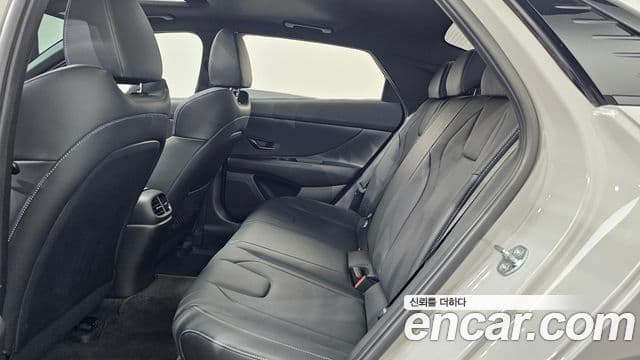 Hyundai The New Avante Hybrid 2022 — Şəkil 33/34