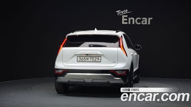 Kia Niro 2022 — ფოტო 4/20
