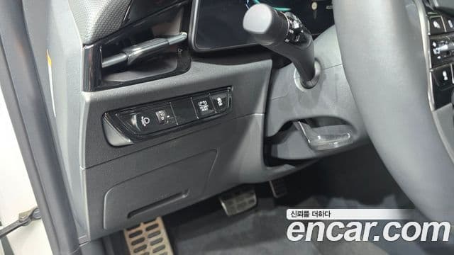 Kia Niro 2022 — ფოტო 14/20