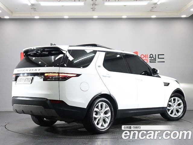 Land Rover Discovery 5 2019 — ფოტო 2/20