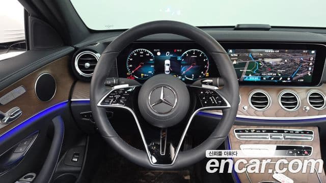 Mercedes-Benz E-Class 2021 — ფოტო 12/20