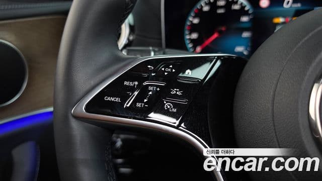 Mercedes-Benz E-Class 2021 — ფოტო 16/20