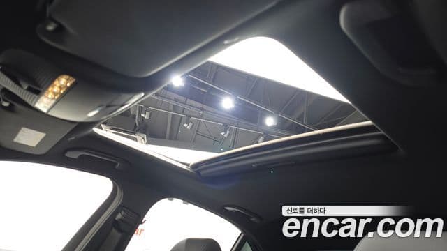 Mercedes-Benz E-Class 2021 — ფოტო 17/20