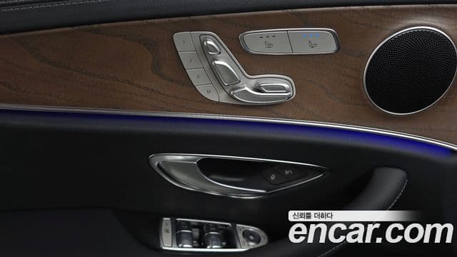 Mercedes-Benz E-Class 2021 — ფოტო 20/20