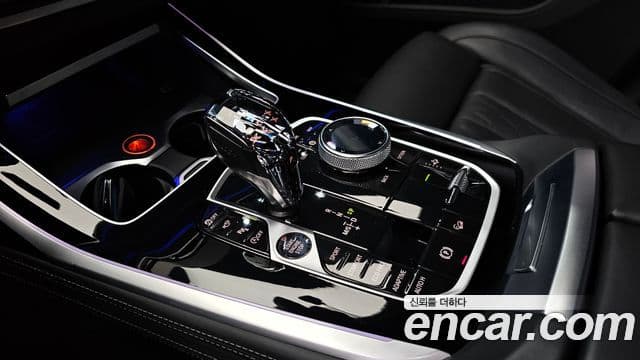 BMW X7 2021 — ფოტო 9/20
