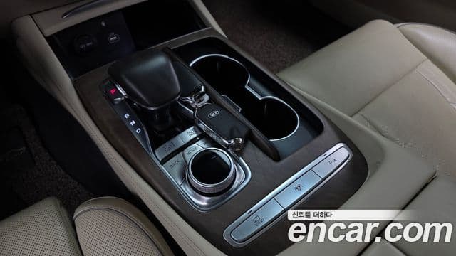 Kia The K9 2019 — ფოტო 7/20